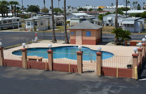 Deluxe Inn And Suites Weslaco Exterior photo